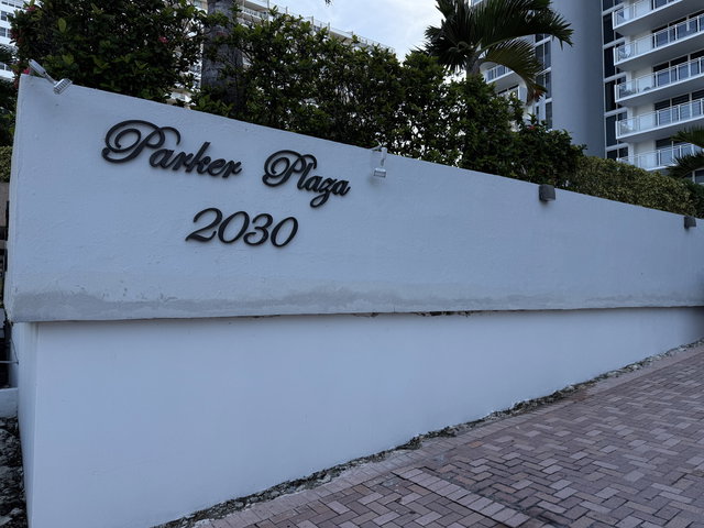 Parker Plaza  photo 2